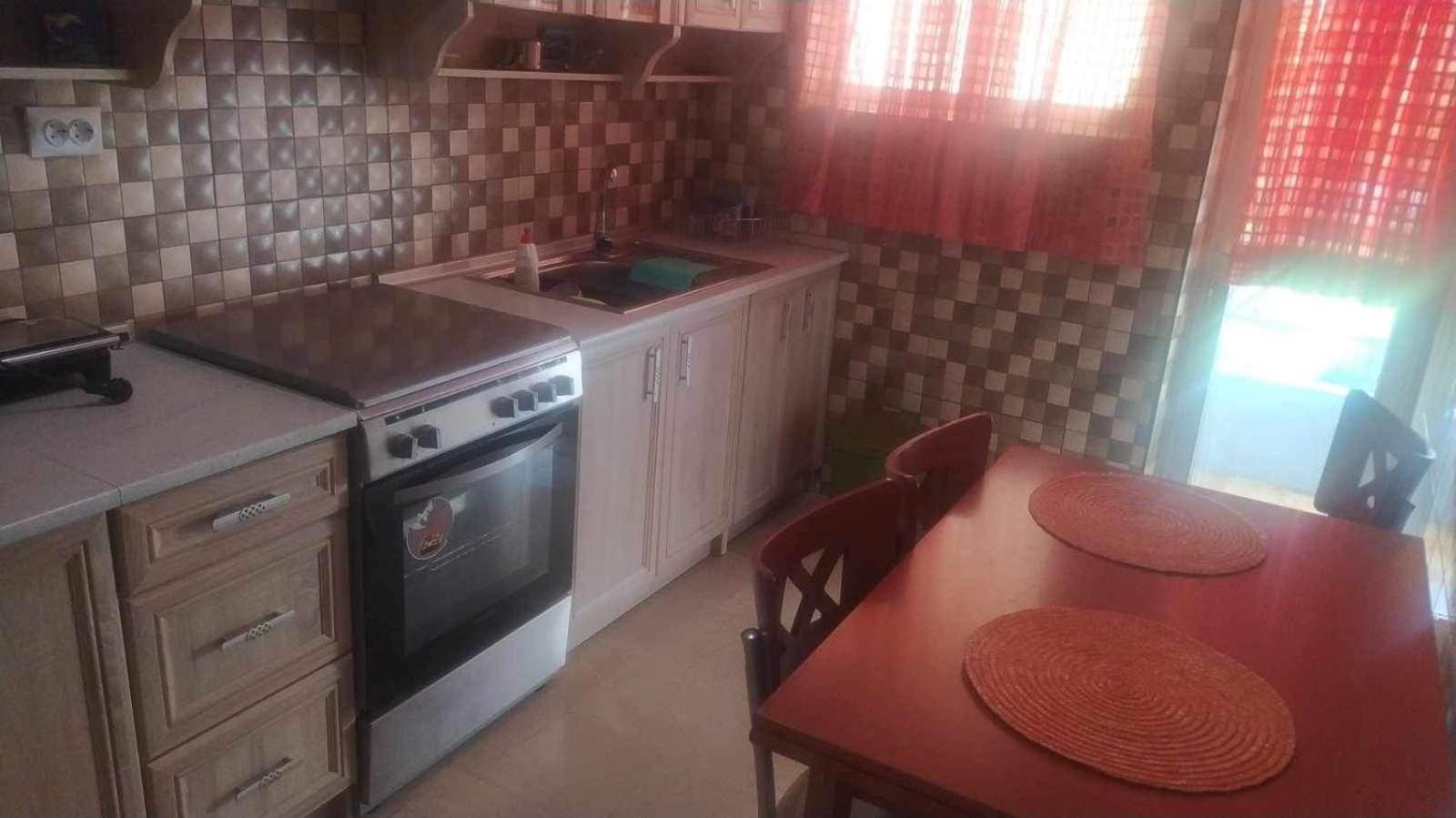 לוטראקי Comfortable Beachfront Apartment מראה חיצוני תמונה