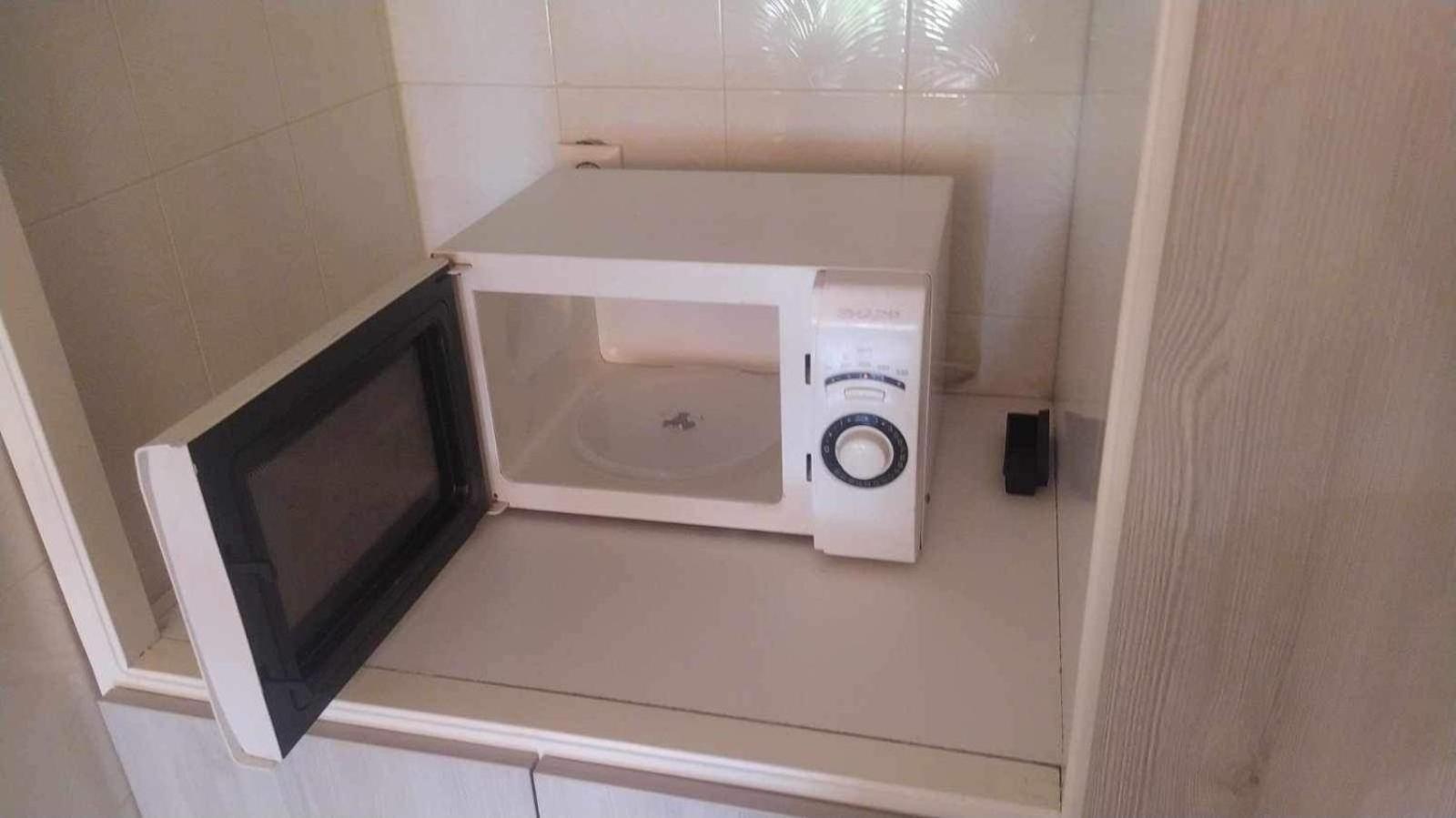 לוטראקי Comfortable Beachfront Apartment מראה חיצוני תמונה